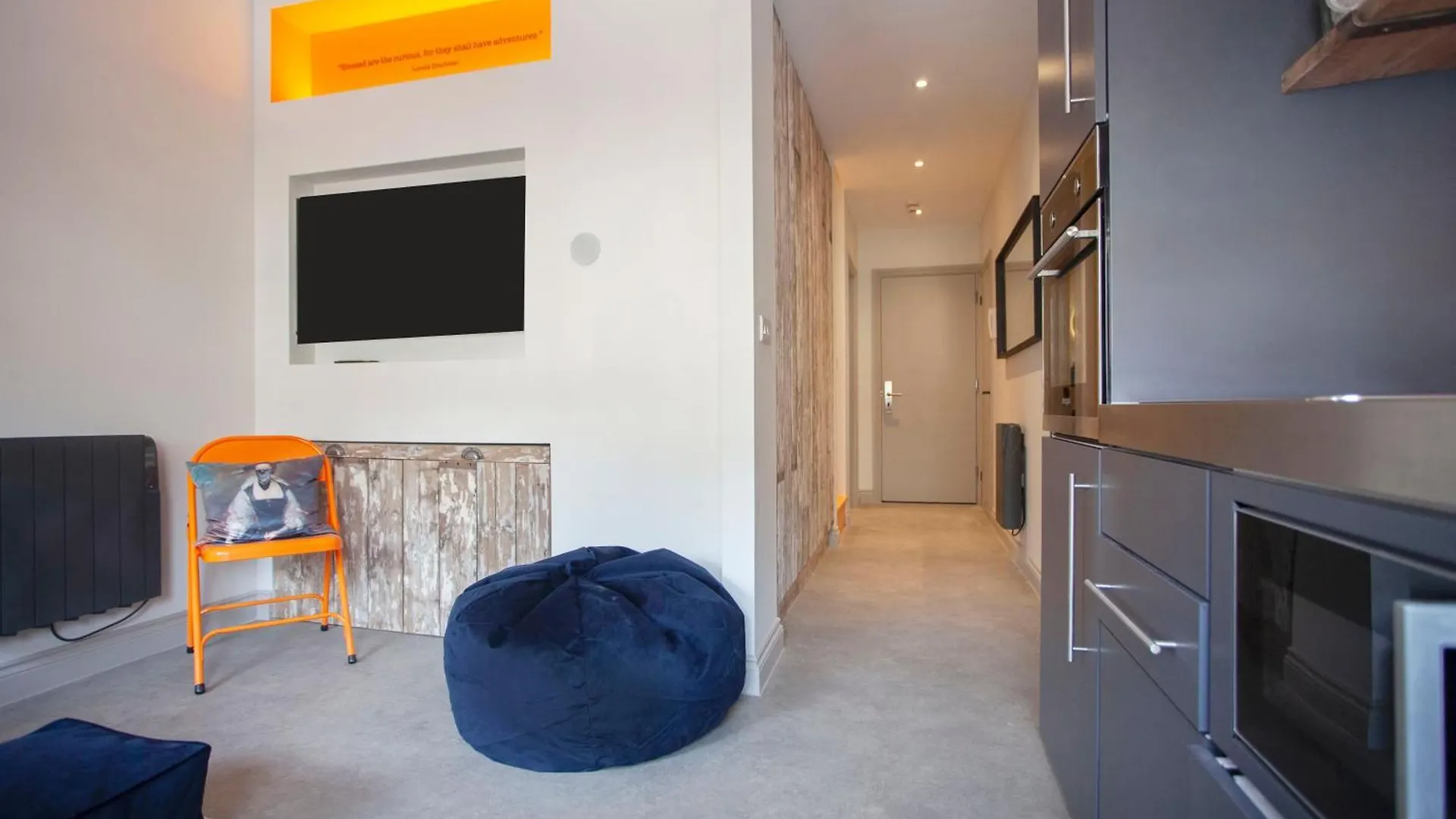 Daire Higgihaus St Marys Apts Front Cardiff